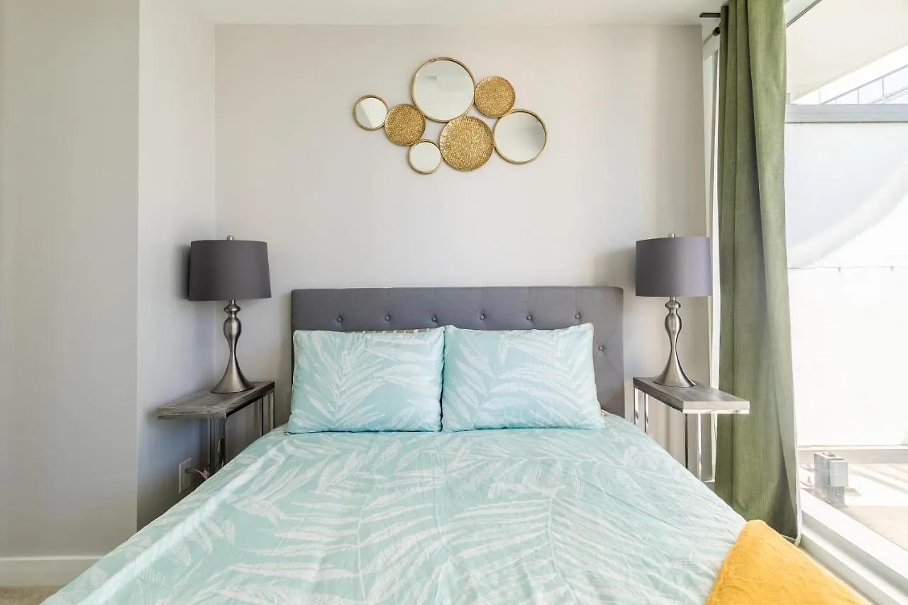 Marvelous Apartments In The Heart Of Toronto 0*,  Canada